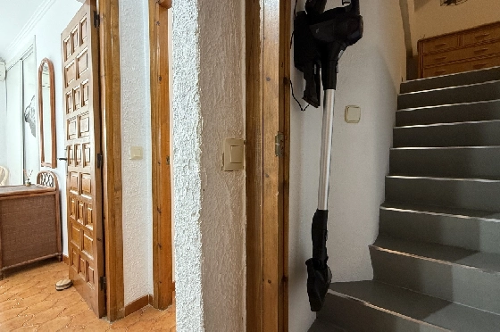 Villa in Els Poblets zur Ferienvermietung, Espace de vie 100 m², Baujahr 1983, Zustand gepflegt, + KLIMA, Klimaanlage, Terrain 353 m², 3 Chambres &agrave; coucher, 1 Badezimmer, Pool, ref.: T-0325-14