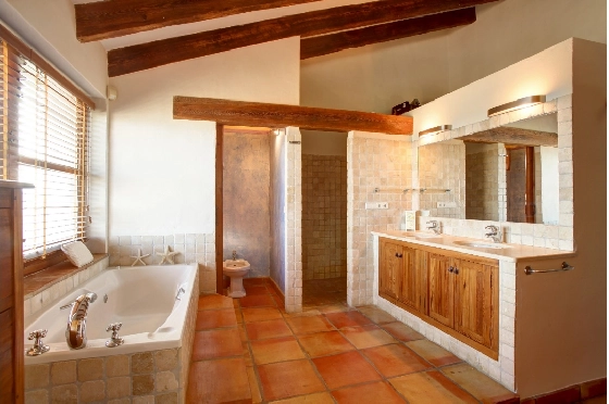 Finca in Moraira zu verkaufen, Espace de vie 625 m², Baujahr 1998, Klimaanlage, Terrain 10229 m², 4 Chambres &agrave; coucher, 3 Badezimmer, Pool, ref.: AM-12269DR-31