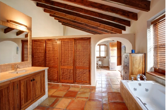 Finca in Moraira zu verkaufen, Espace de vie 625 m², Baujahr 1998, Klimaanlage, Terrain 10229 m², 4 Chambres &agrave; coucher, 3 Badezimmer, Pool, ref.: AM-12269DR-32