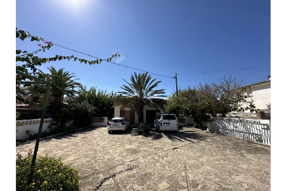 Villa in Denia zu verkaufen, Espace de vie 220 m², Baujahr 1983, Klimaanlage, Terrain 2233 m², 6 Chambres &agrave; coucher, 2 Badezimmer, Pool, ref.: O-V95814-18