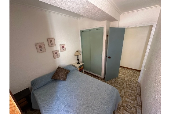 Villa in Denia zu verkaufen, Espace de vie 220 m², Baujahr 1983, Klimaanlage, Terrain 2233 m², 6 Chambres &agrave; coucher, 2 Badezimmer, Pool, ref.: O-V95814-28