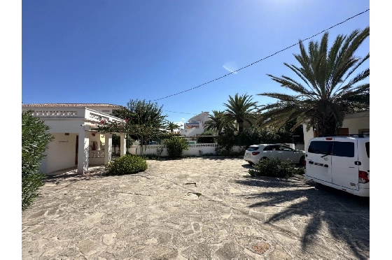 Villa in Denia zu verkaufen, Espace de vie 220 m², Baujahr 1983, Klimaanlage, Terrain 2233 m², 6 Chambres &agrave; coucher, 2 Badezimmer, Pool, ref.: O-V95814-35