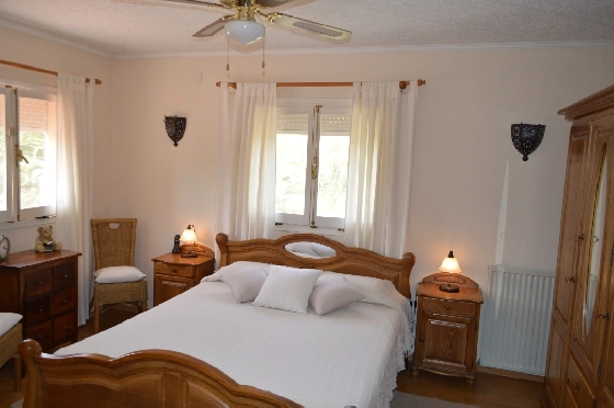 Villa in Alcalali zu verkaufen, Espace de vie 228 m², Baujahr 1976, + Zentralheizung, Klimaanlage, Terrain 2397 m², 4 Chambres &agrave; coucher, 3 Badezimmer, Pool, ref.: PV-141-02016P-43