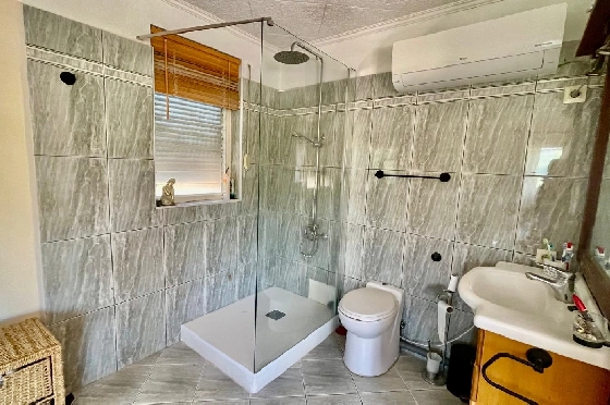 Villa in Alcalali zu verkaufen, Espace de vie 228 m², Baujahr 1976, + Zentralheizung, Klimaanlage, Terrain 2397 m², 4 Chambres &agrave; coucher, 3 Badezimmer, Pool, ref.: PV-141-02016P-47