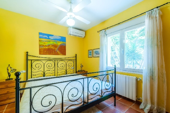 Villa in Benissa zu verkaufen, Espace de vie 216 m², Baujahr 2004, Klimaanlage, Terrain 935 m², 4 Chambres &agrave; coucher, 4 Badezimmer, Pool, ref.: AM-12600DR-10