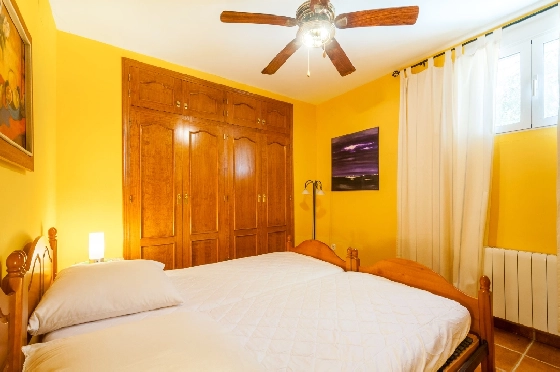 Villa in Benissa zu verkaufen, Espace de vie 216 m², Baujahr 2004, Klimaanlage, Terrain 935 m², 4 Chambres &agrave; coucher, 4 Badezimmer, Pool, ref.: AM-12600DR-13