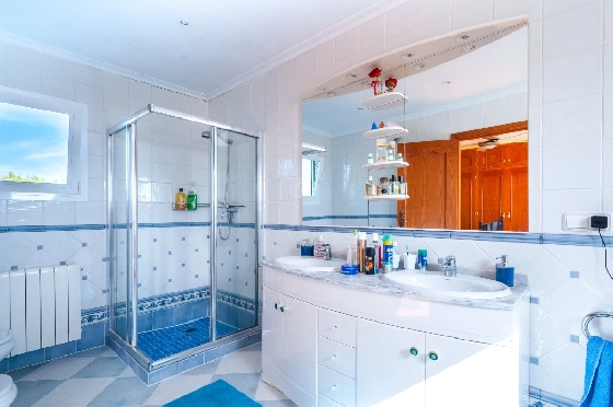 Villa in Benissa zu verkaufen, Espace de vie 216 m², Baujahr 2004, Klimaanlage, Terrain 935 m², 4 Chambres &agrave; coucher, 4 Badezimmer, Pool, ref.: AM-12600DR-21