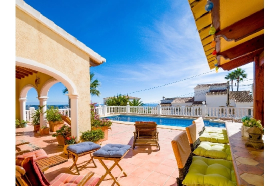 Villa in Benissa zu verkaufen, Espace de vie 216 m², Baujahr 2004, Klimaanlage, Terrain 935 m², 4 Chambres &agrave; coucher, 4 Badezimmer, Pool, ref.: AM-12600DR-6