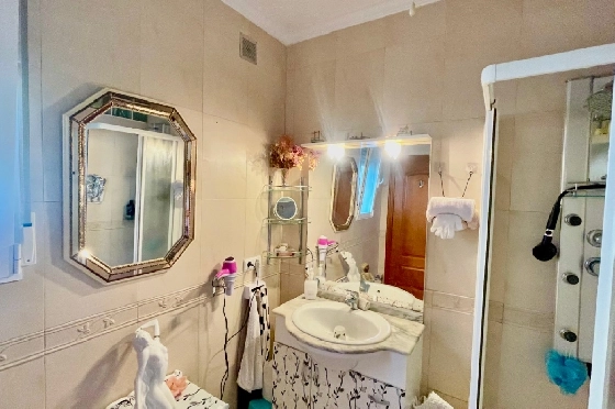 Villa in Tormos zu verkaufen, Espace de vie 179 m², Baujahr 2004, + KLIMA, Klimaanlage, Terrain 443 m², 3 Chambres &agrave; coucher, 2 Badezimmer, Pool, ref.: PV-141-02040P-45