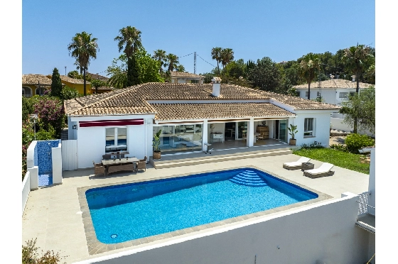 Villa in Denia zu verkaufen, Espace de vie 324 m², Baujahr 1993, Zustand modernisiert, + Fussbodenheizung, Klimaanlage, Terrain 1888 m², 4 Chambres &agrave; coucher, 2 Badezimmer, Pool, ref.: BC-7771-1