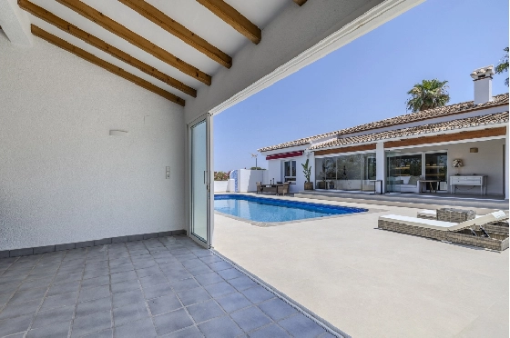 Villa in Denia zu verkaufen, Espace de vie 324 m², Baujahr 1993, Zustand modernisiert, + Fussbodenheizung, Klimaanlage, Terrain 1888 m², 4 Chambres &agrave; coucher, 2 Badezimmer, Pool, ref.: BC-7771-15