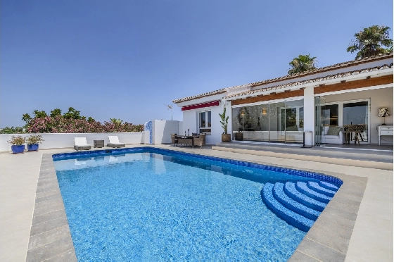 Villa in Denia zu verkaufen, Espace de vie 324 m², Baujahr 1993, Zustand modernisiert, + Fussbodenheizung, Klimaanlage, Terrain 1888 m², 4 Chambres &agrave; coucher, 2 Badezimmer, Pool, ref.: BC-7771-2