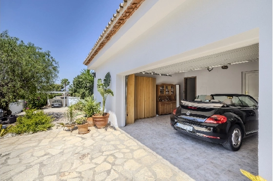 Villa in Denia zu verkaufen, Espace de vie 324 m², Baujahr 1993, Zustand modernisiert, + Fussbodenheizung, Klimaanlage, Terrain 1888 m², 4 Chambres &agrave; coucher, 2 Badezimmer, Pool, ref.: BC-7771-23