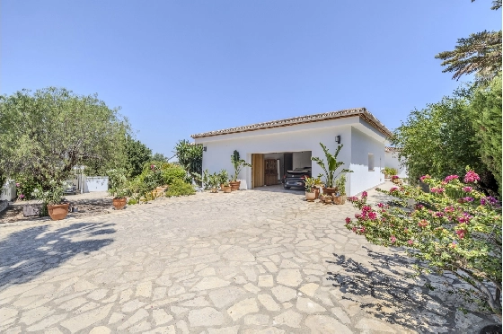Villa in Denia zu verkaufen, Espace de vie 324 m², Baujahr 1993, Zustand modernisiert, + Fussbodenheizung, Klimaanlage, Terrain 1888 m², 4 Chambres &agrave; coucher, 2 Badezimmer, Pool, ref.: BC-7771-31