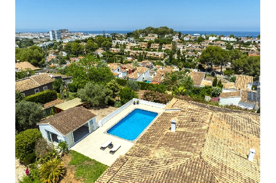 Villa in Denia zu verkaufen, Espace de vie 324 m², Baujahr 1993, Zustand modernisiert, + Fussbodenheizung, Klimaanlage, Terrain 1888 m², 4 Chambres &agrave; coucher, 2 Badezimmer, Pool, ref.: BC-7771-35
