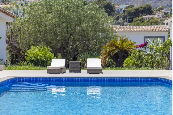 Villa in Denia zu verkaufen, Espace de vie 324 m², Baujahr 1993, Zustand modernisiert, + Fussbodenheizung, Klimaanlage, Terrain 1888 m², 4 Chambres &agrave; coucher, 2 Badezimmer, Pool, ref.: BC-7771-36