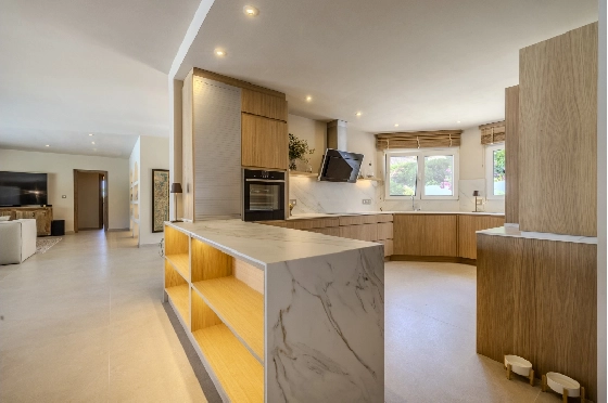 Villa in Denia zu verkaufen, Espace de vie 324 m², Baujahr 1993, Zustand modernisiert, + Fussbodenheizung, Klimaanlage, Terrain 1888 m², 4 Chambres &agrave; coucher, 2 Badezimmer, Pool, ref.: BC-7771-38