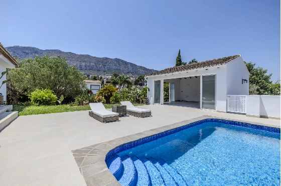 Villa in Denia zu verkaufen, Espace de vie 324 m², Baujahr 1993, Zustand modernisiert, + Fussbodenheizung, Klimaanlage, Terrain 1888 m², 4 Chambres &agrave; coucher, 2 Badezimmer, Pool, ref.: BC-7771-4