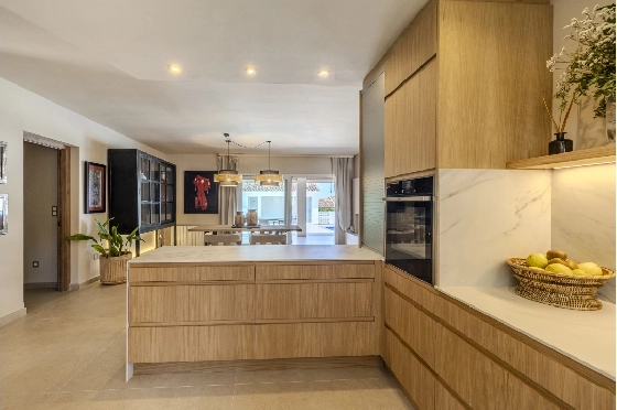 Villa in Denia zu verkaufen, Espace de vie 324 m², Baujahr 1993, Zustand modernisiert, + Fussbodenheizung, Klimaanlage, Terrain 1888 m², 4 Chambres &agrave; coucher, 2 Badezimmer, Pool, ref.: BC-7771-42