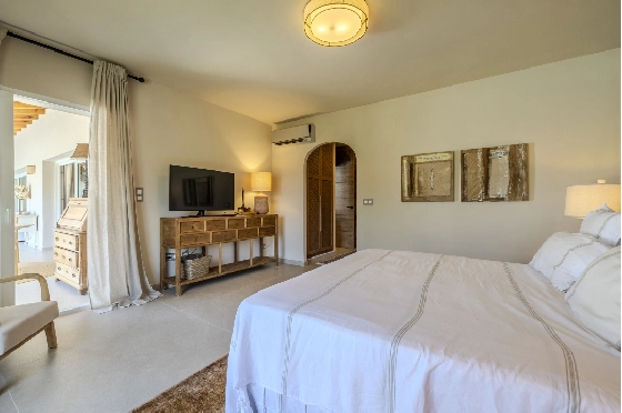 Villa in Denia zu verkaufen, Espace de vie 324 m², Baujahr 1993, Zustand modernisiert, + Fussbodenheizung, Klimaanlage, Terrain 1888 m², 4 Chambres &agrave; coucher, 2 Badezimmer, Pool, ref.: BC-7771-45