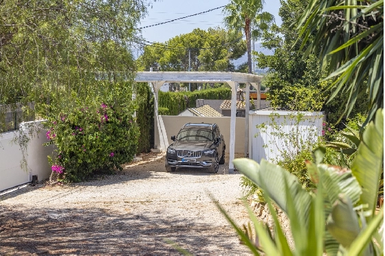 Villa in Denia zu verkaufen, Espace de vie 324 m², Baujahr 1993, Zustand modernisiert, + Fussbodenheizung, Klimaanlage, Terrain 1888 m², 4 Chambres &agrave; coucher, 2 Badezimmer, Pool, ref.: BC-7771-48