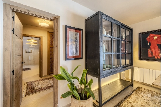 Villa in Denia zu verkaufen, Espace de vie 324 m², Baujahr 1993, Zustand modernisiert, + Fussbodenheizung, Klimaanlage, Terrain 1888 m², 4 Chambres &agrave; coucher, 2 Badezimmer, Pool, ref.: BC-7771-53