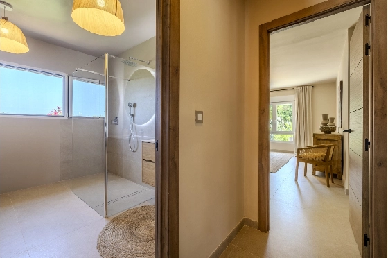 Villa in Denia zu verkaufen, Espace de vie 324 m², Baujahr 1993, Zustand modernisiert, + Fussbodenheizung, Klimaanlage, Terrain 1888 m², 4 Chambres &agrave; coucher, 2 Badezimmer, Pool, ref.: BC-7771-55