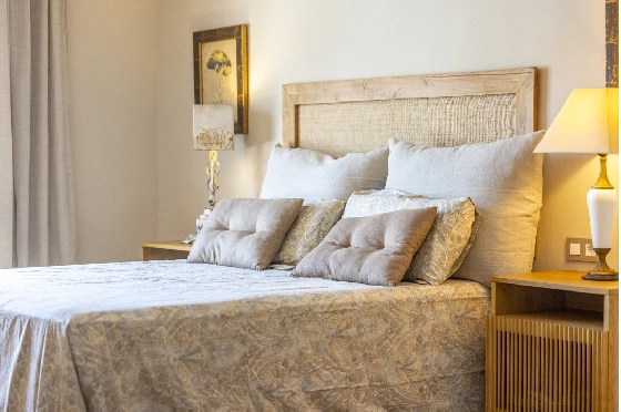 Villa in Denia zu verkaufen, Espace de vie 324 m², Baujahr 1993, Zustand modernisiert, + Fussbodenheizung, Klimaanlage, Terrain 1888 m², 4 Chambres &agrave; coucher, 2 Badezimmer, Pool, ref.: BC-7771-64