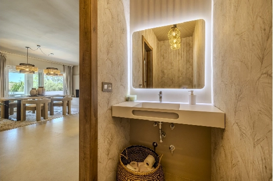 Villa in Denia zu verkaufen, Espace de vie 324 m², Baujahr 1993, Zustand modernisiert, + Fussbodenheizung, Klimaanlage, Terrain 1888 m², 4 Chambres &agrave; coucher, 2 Badezimmer, Pool, ref.: BC-7771-70