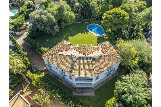 Villa in Denia zu verkaufen, Espace de vie 267 m², Baujahr 1993, Zustand gepflegt, + Zentralheizung, Terrain 1085 m², 4 Chambres &agrave; coucher, 3 Badezimmer, Pool, ref.: BC-7785-1