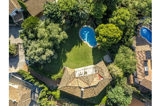 Villa in Denia zu verkaufen, Espace de vie 267 m², Baujahr 1993, Zustand gepflegt, + Zentralheizung, Terrain 1085 m², 4 Chambres &agrave; coucher, 3 Badezimmer, Pool, ref.: BC-7785-10