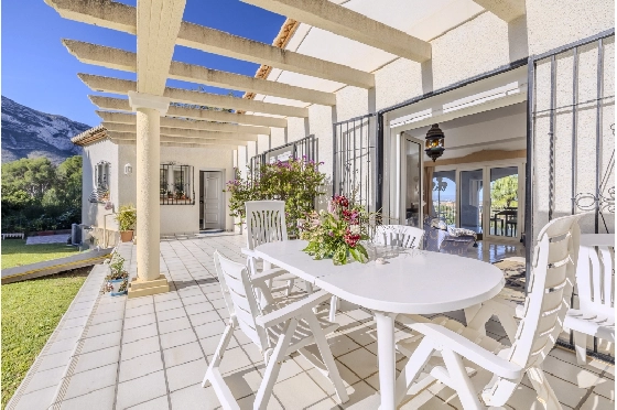 Villa in Denia zu verkaufen, Espace de vie 267 m², Baujahr 1993, Zustand gepflegt, + Zentralheizung, Terrain 1085 m², 4 Chambres &agrave; coucher, 3 Badezimmer, Pool, ref.: BC-7785-15