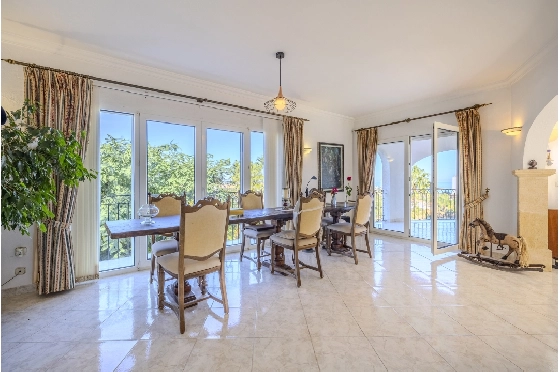 Villa in Denia zu verkaufen, Espace de vie 267 m², Baujahr 1993, Zustand gepflegt, + Zentralheizung, Terrain 1085 m², 4 Chambres &agrave; coucher, 3 Badezimmer, Pool, ref.: BC-7785-23