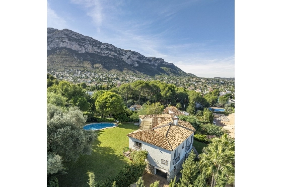 Villa in Denia zu verkaufen, Espace de vie 267 m², Baujahr 1993, Zustand gepflegt, + Zentralheizung, Terrain 1085 m², 4 Chambres &agrave; coucher, 3 Badezimmer, Pool, ref.: BC-7785-3