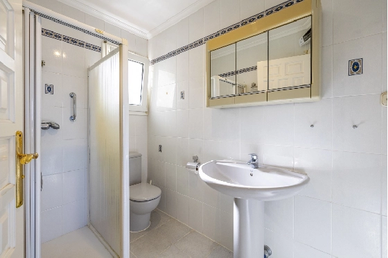 Villa in Denia zu verkaufen, Espace de vie 267 m², Baujahr 1993, Zustand gepflegt, + Zentralheizung, Terrain 1085 m², 4 Chambres &agrave; coucher, 3 Badezimmer, Pool, ref.: BC-7785-41