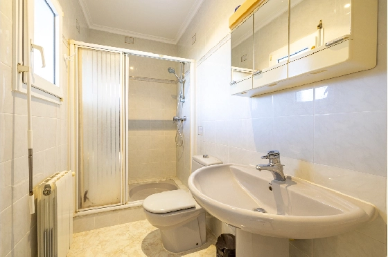 Villa in Denia zu verkaufen, Espace de vie 267 m², Baujahr 1993, Zustand gepflegt, + Zentralheizung, Terrain 1085 m², 4 Chambres &agrave; coucher, 3 Badezimmer, Pool, ref.: BC-7785-47