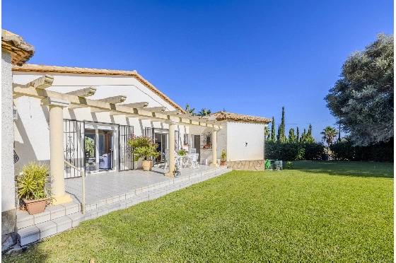 Villa in Denia zu verkaufen, Espace de vie 267 m², Baujahr 1993, Zustand gepflegt, + Zentralheizung, Terrain 1085 m², 4 Chambres &agrave; coucher, 3 Badezimmer, Pool, ref.: BC-7785-5