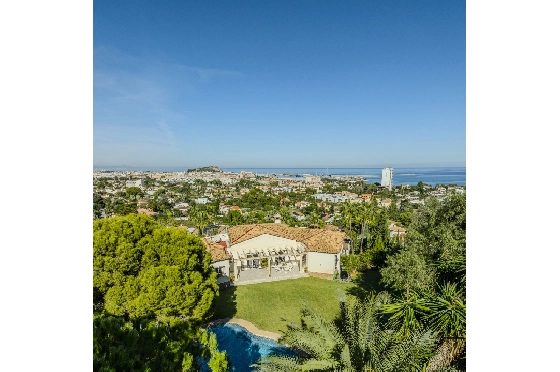 Villa in Denia zu verkaufen, Espace de vie 267 m², Baujahr 1993, Zustand gepflegt, + Zentralheizung, Terrain 1085 m², 4 Chambres &agrave; coucher, 3 Badezimmer, Pool, ref.: BC-7785-51