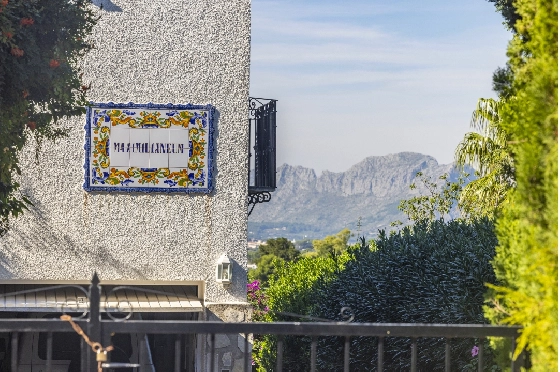 Villa in Denia zu verkaufen, Espace de vie 267 m², Baujahr 1993, Zustand gepflegt, + Zentralheizung, Terrain 1085 m², 4 Chambres &agrave; coucher, 3 Badezimmer, Pool, ref.: BC-7785-53