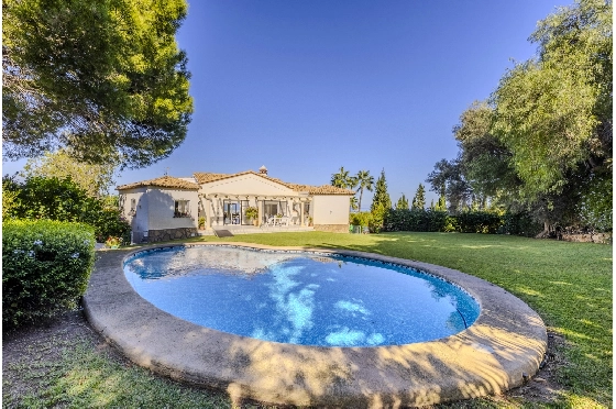 Villa in Denia zu verkaufen, Espace de vie 267 m², Baujahr 1993, Zustand gepflegt, + Zentralheizung, Terrain 1085 m², 4 Chambres &agrave; coucher, 3 Badezimmer, Pool, ref.: BC-7785-6
