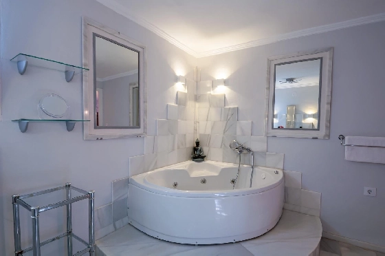 Villa in Calpe(Canuta) zu verkaufen, Espace de vie 187 m², Klimaanlage, 4 Chambres &agrave; coucher, 3 Badezimmer, Pool, ref.: COB-3547-10535-32
