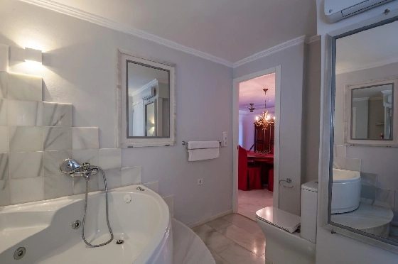 Villa in Calpe(Canuta) zu verkaufen, Espace de vie 187 m², Klimaanlage, 4 Chambres &agrave; coucher, 3 Badezimmer, Pool, ref.: COB-3547-10535-33