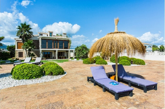 Villa in Denia zu verkaufen, Espace de vie 266 m², Klimaanlage, Terrain 1254 m², 5 Chambres &agrave; coucher, 3 Badezimmer, Pool, ref.: VI-CHA2550-1