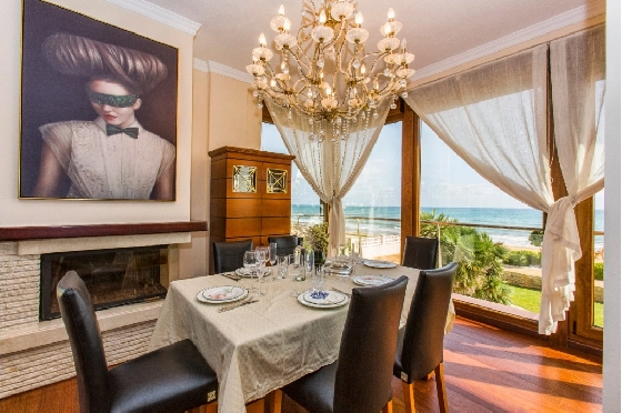 Villa in Denia zu verkaufen, Espace de vie 266 m², Klimaanlage, Terrain 1254 m², 5 Chambres &agrave; coucher, 3 Badezimmer, Pool, ref.: VI-CHA2550-10
