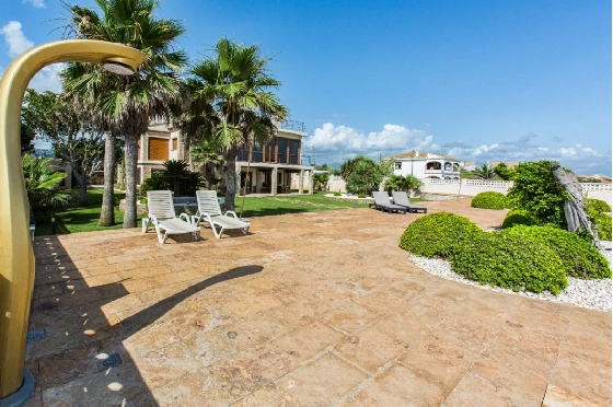 Villa in Denia zu verkaufen, Espace de vie 266 m², Klimaanlage, Terrain 1254 m², 5 Chambres &agrave; coucher, 3 Badezimmer, Pool, ref.: VI-CHA2550-14