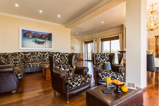 Villa in Denia zu verkaufen, Espace de vie 266 m², Klimaanlage, Terrain 1254 m², 5 Chambres &agrave; coucher, 3 Badezimmer, Pool, ref.: VI-CHA2550-24