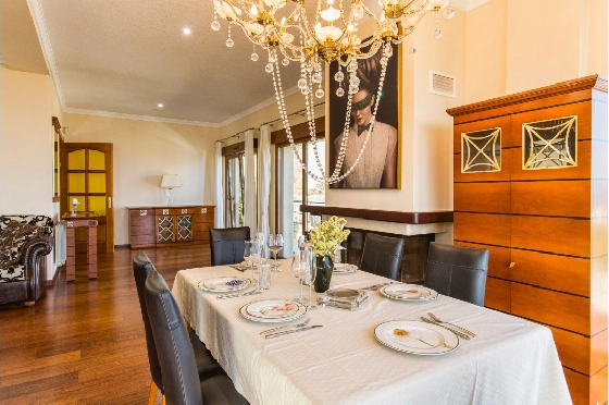 Villa in Denia zu verkaufen, Espace de vie 266 m², Klimaanlage, Terrain 1254 m², 5 Chambres &agrave; coucher, 3 Badezimmer, Pool, ref.: VI-CHA2550-27