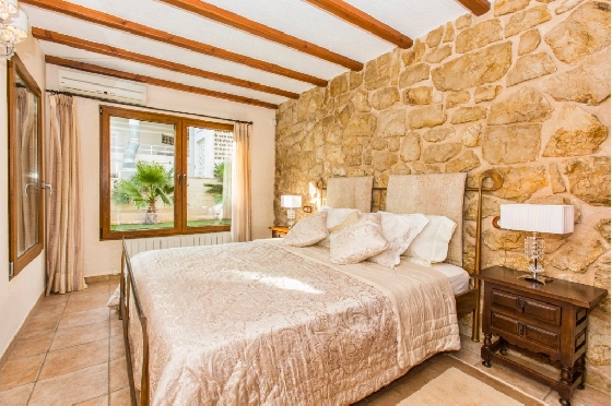 Villa in Denia zu verkaufen, Espace de vie 266 m², Klimaanlage, Terrain 1254 m², 5 Chambres &agrave; coucher, 3 Badezimmer, Pool, ref.: VI-CHA2550-31