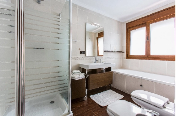 Villa in Denia zu verkaufen, Espace de vie 266 m², Klimaanlage, Terrain 1254 m², 5 Chambres &agrave; coucher, 3 Badezimmer, Pool, ref.: VI-CHA2550-37