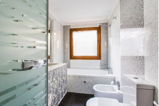 Villa in Denia zu verkaufen, Espace de vie 266 m², Klimaanlage, Terrain 1254 m², 5 Chambres &agrave; coucher, 3 Badezimmer, Pool, ref.: VI-CHA2550-39